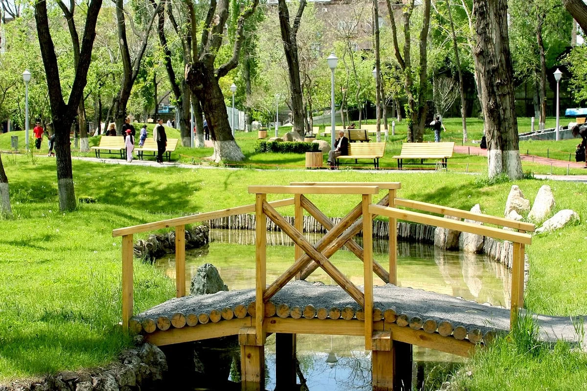 Romantische Orte und Routen in Eriwan: Liebespark