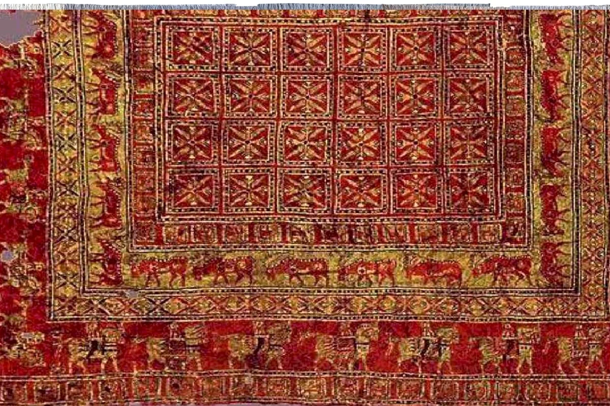 Motivos de alfombras armenias – historia y simbolismo: La antigua alfombra de Pazyryk: Se conserva en el Museo del Hermitage
