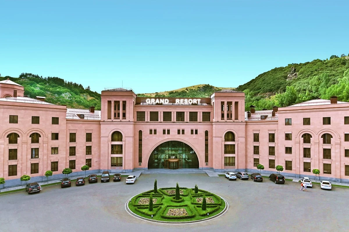 Las aguas curativas de Armenia: guía para unas vacaciones en Jermuk para quienes viajan por primera vez: Elegancia clásica en el Grand Resort Jermuk