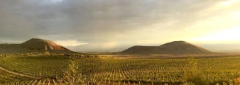 Vivez la terre: ecotourisme dans les fermes, les vignobles et les villages d'Armenie