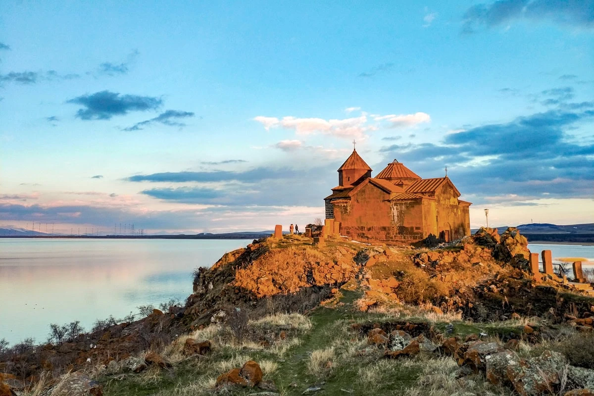 Guide du lac Sevan: sites, saveurs et panoramas: Monastère de Hayravank