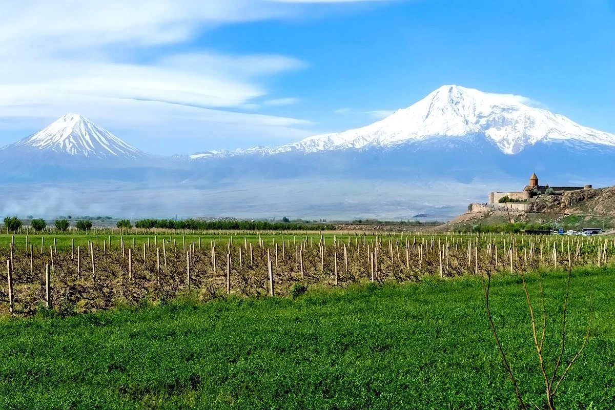 Dónde ver el monte Ararat: los mejores miradores de Armenia: El monasterio de Khor Virap y el majestuoso monte Ararat