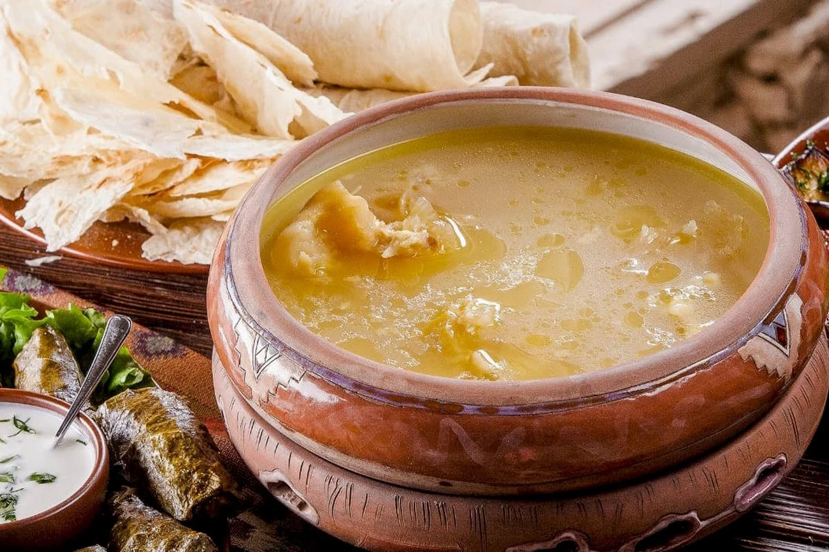 Cuisine arménienne: 10 plats à goûter en Arménie: Khash – le goût des matins d'hiver