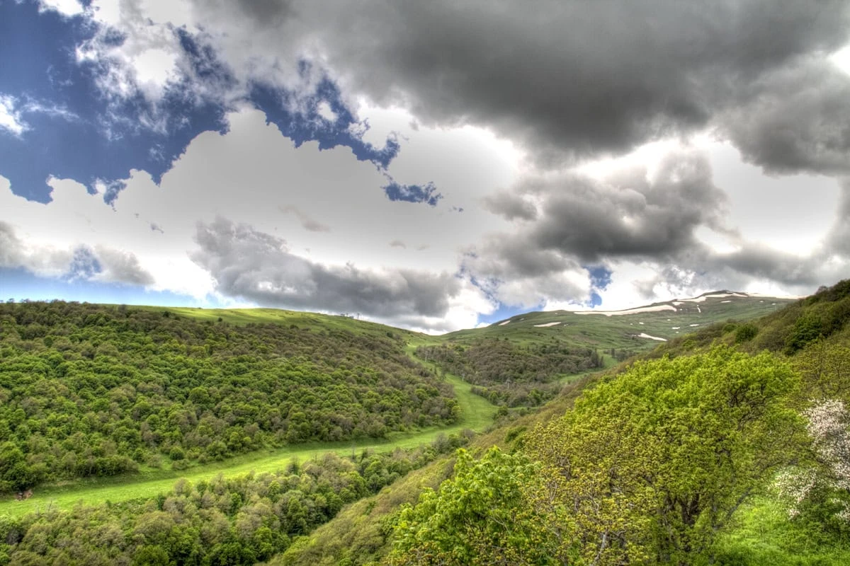 Spring in Tsaghkadzor – green mountain slopes returning after the winter snow