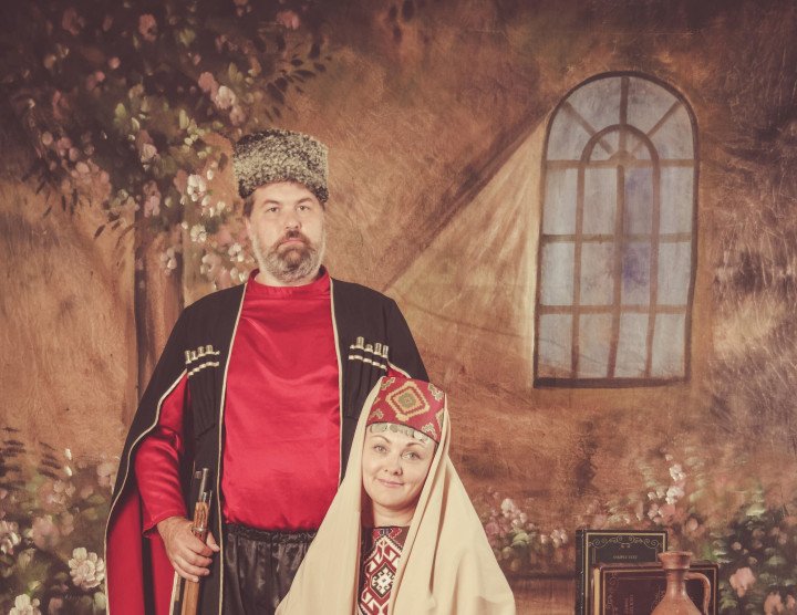 Professional Photo Shooting in Traditional "Taraz" Dresses – May, 2019