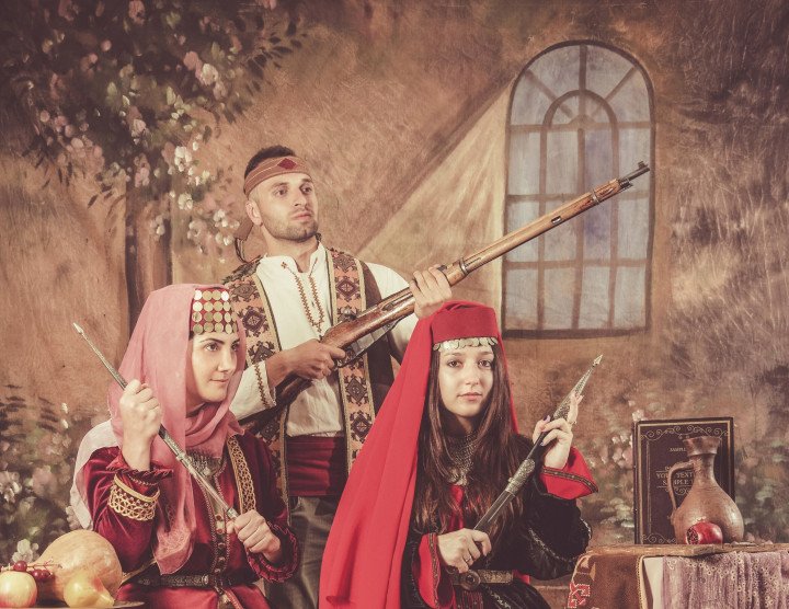 Shooting photo professionnel en costumes traditionnels "Taraz" – mai 2019