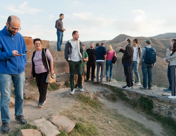 Creación de equipos "Buscando la lanza del destino" – octubre, 2019. Nuestros queridos huéspedes – amables, felices y siempre sonrientes