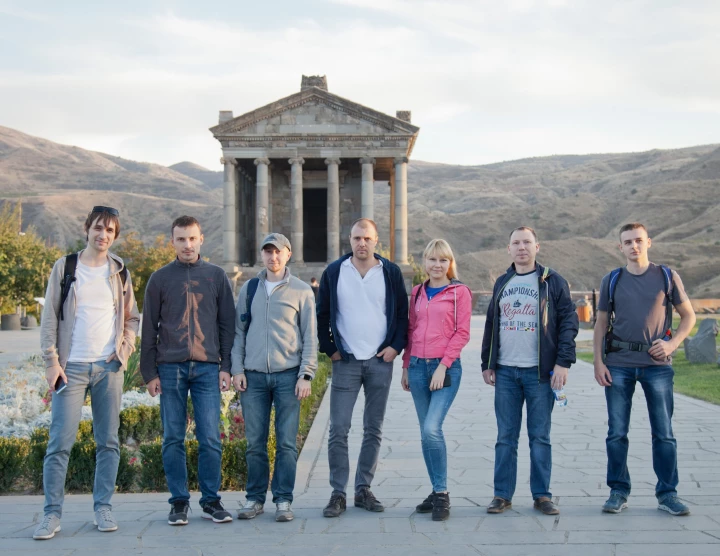 Creación de equipos "Buscando la lanza del destino" – octubre, 2019. Nuestros queridos huéspedes – amables, felices y siempre sonrientes