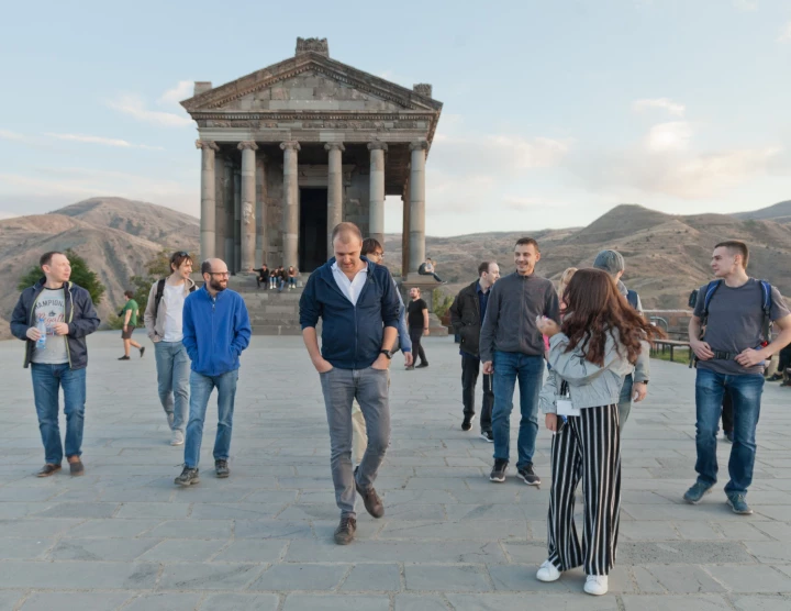 Creación de equipos "Buscando la lanza del destino" – octubre, 2019. Nuestros queridos huéspedes – amables, felices y siempre sonrientes