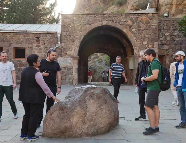 Creación de equipos "Buscando la lanza del destino" – octubre, 2019. Nuestros queridos huéspedes – amables, felices y siempre sonrientes