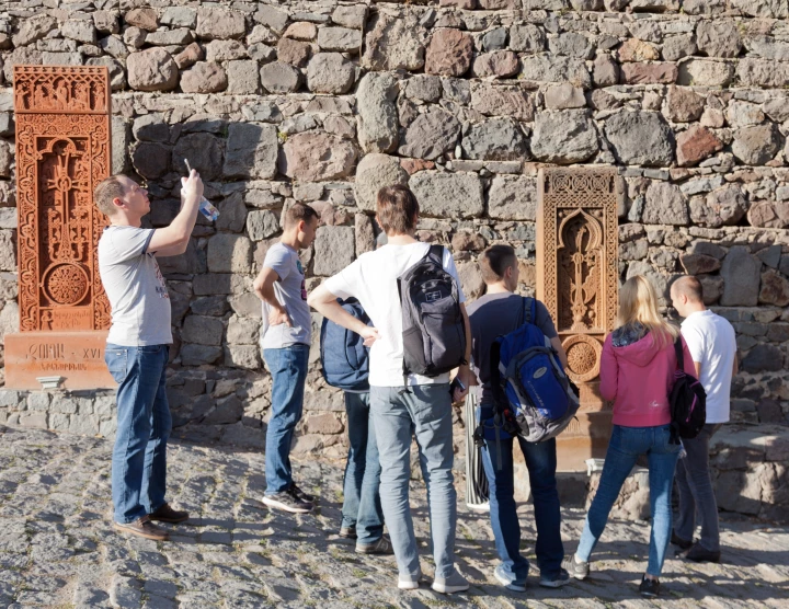 Creación de equipos "Buscando la lanza del destino" – octubre, 2019. Nuestros queridos huéspedes – amables, felices y siempre sonrientes