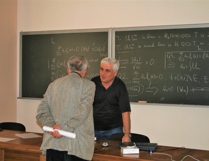 Wissenschaftliche Konferenz "Harmonische Analyse und Näherung, IV", Zaghkadsor. 19-26 September, 2008. Anzahl der Teilnehmer: 90