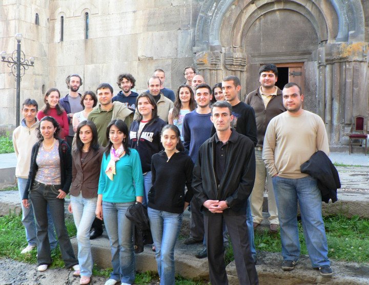 Escuela de Verano "Análisis No lineal y EDP Geométrica", Tsaghkadzor. 15-24 de junio, 2008. Número de participantes: 80