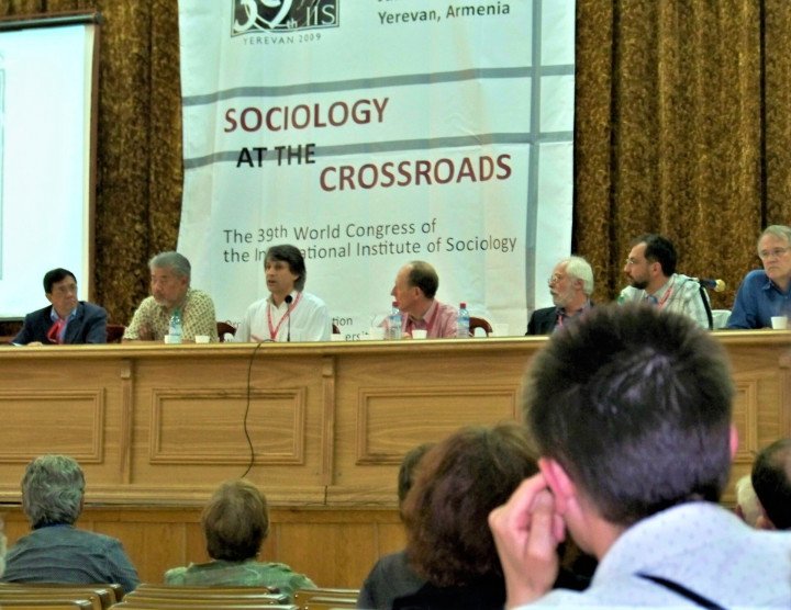 Der 39. Weltkongress der Soziologie, Internationales Institut für Soziologie – ”Soziologie an der Kreuzung”, Eriwan. 11-14 Juni, 2009. Anzahl der Teilnehmer: 400