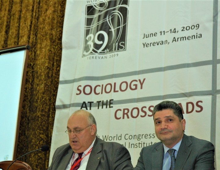 39-ый Всемирный конгресс социологии, Международный институт социологии – «Социология на перекрестках», Ереван. 11-14 июня, 2009. Число участников: 400