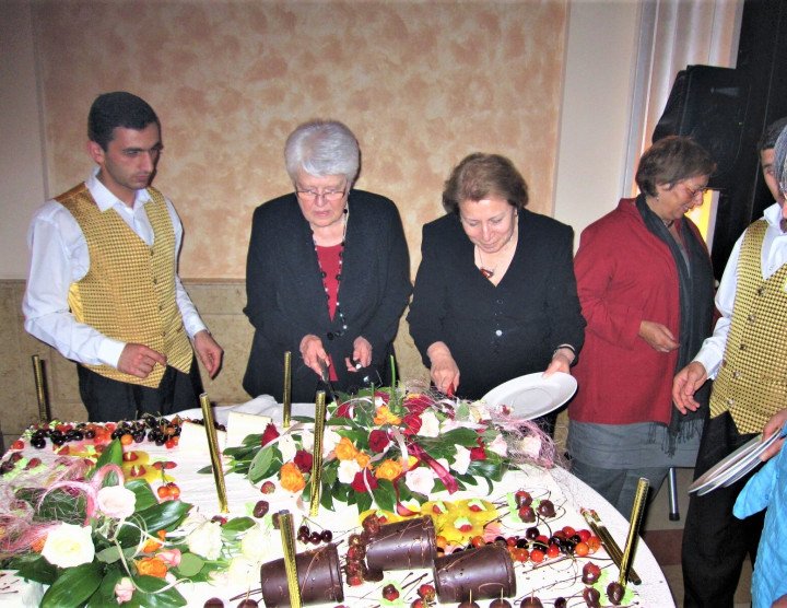 Սոցիոլոգիայի համաշխարհային 39-րդ կոնգրես, Սոցիոլոգիայի միջազգային ինստիտուտ – «Սոցիոլոգիան խաչմերուկներում», Երևան: Հունիսի 11-14, 2009: Մասնակիցների թիվը՝ 400