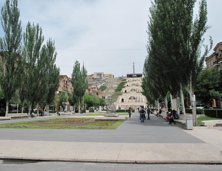 Riunione annuale "Espandar" Società d'investimento di cemento, Yerevan. 10-14 maggio, 2012. Numero di partecipanti: 70