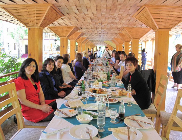 «Էսպանդար» ցեմենտի ներդրումային ընկերության ամենամյա հանդիպում, Երևան: Մայիսի 10-14, 2012: Մասնակիցների թիվը՝ 70