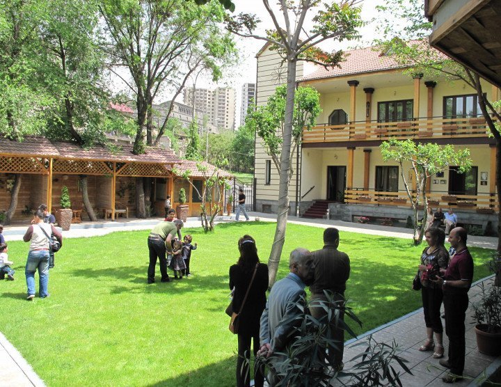 Riunione annuale "Espandar" Società d'investimento di cemento, Yerevan. 10-14 maggio, 2012. Numero di partecipanti: 70