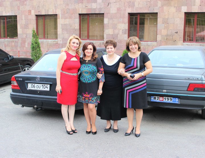 Wissenschaftliche Konferenz ”Mathematik in Armenien: Fortschritte und Perspektiven, II”, Zaghkadsor. 24-31 August, 2013. Anzahl der Teilnehmer: 140
