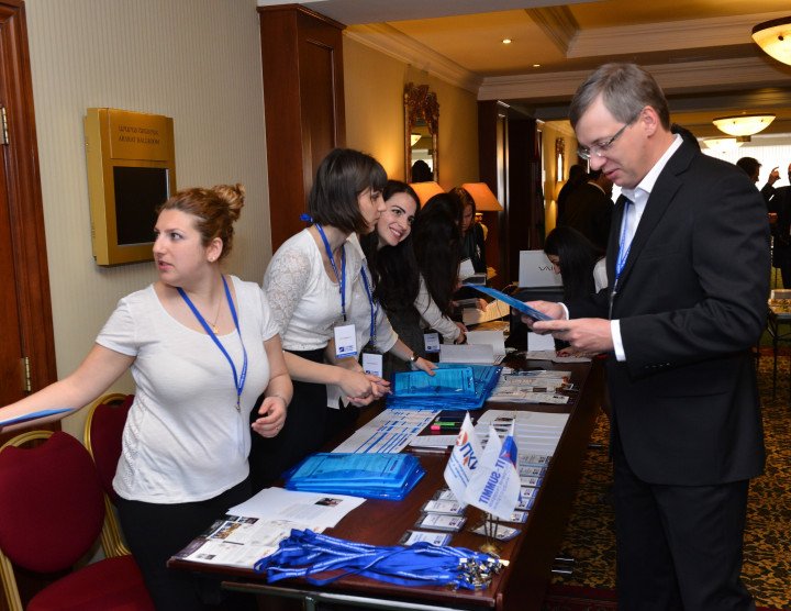 ”Cumbre de la tecnología informátiva – encuentro de líderes de la Industria”, Yereván. 1-3 de abril, 2015. Número de participantes: 130