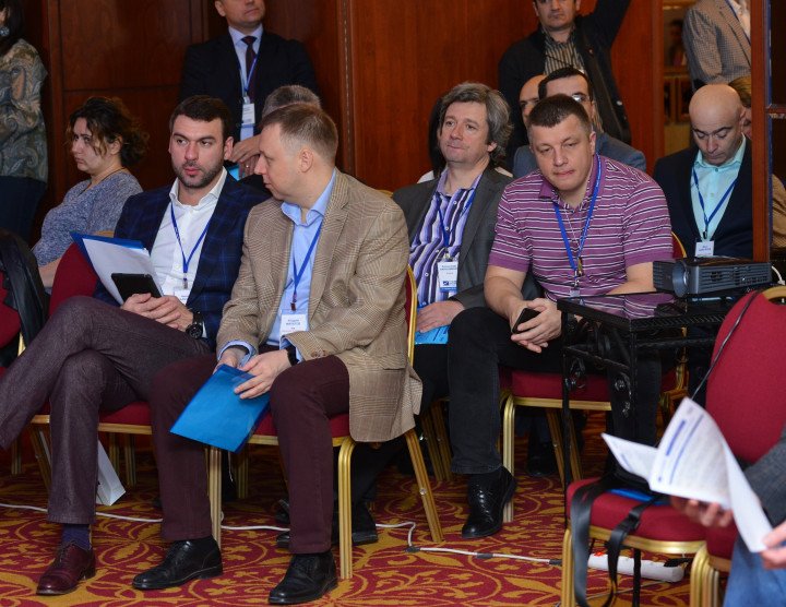 ՏՏ գիտաժողով «Ոլորտի առաջատարների հանդիպում», Երևան: Ապրիլի 1-3, 2015: Մասնակիցների թիվը՝ 130