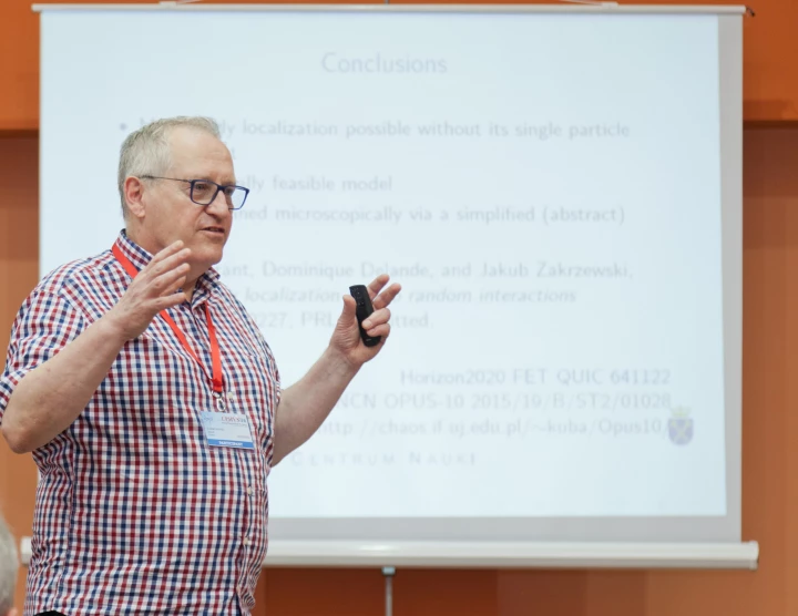 "25º taller anual internacional de Física Láser", Yereván. 10-16 de julio, 2016. Número de participantes: 400