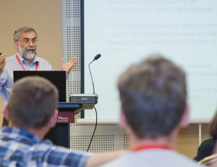 "25º taller anual internacional de Física Láser", Yereván. 10-16 de julio, 2016. Número de participantes: 400