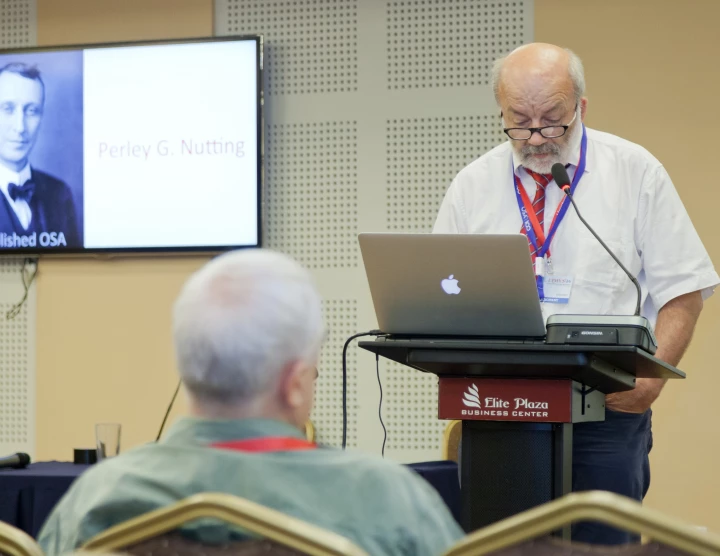 "25º taller anual internacional de Física Láser", Yereván. 10-16 de julio, 2016. Número de participantes: 400