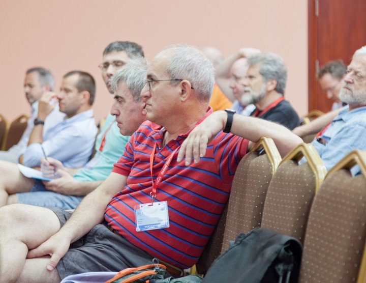 ”25. jährliches internationales Seminar der Laserphysik”, Eriwan. 10-16 Juli, 2016. Anzahl der Teilnehmer: 400