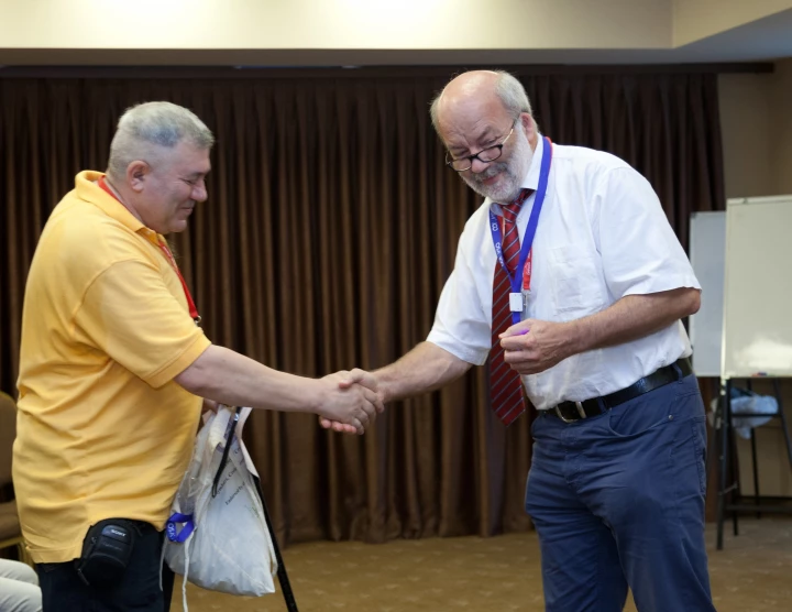 "25º taller anual internacional de Física Láser", Yereván. 10-16 de julio, 2016. Número de participantes: 400