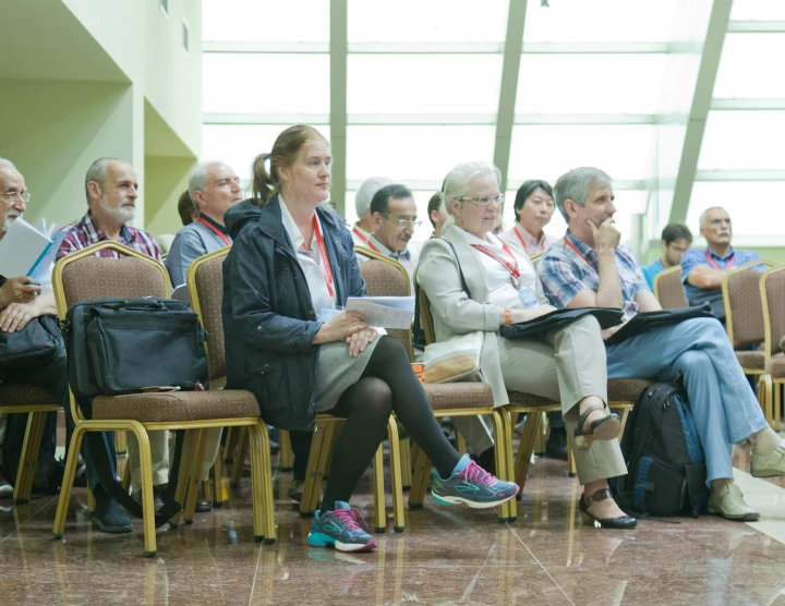 "25º taller anual internacional de Física Láser", Yereván. 10-16 de julio, 2016. Número de participantes: 400