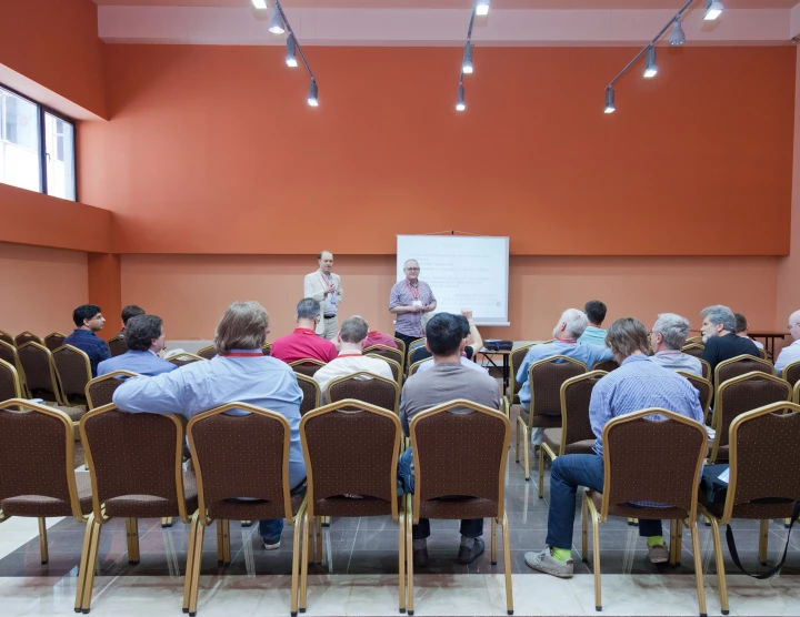 "25º taller anual internacional de Física Láser", Yereván. 10-16 de julio, 2016. Número de participantes: 400