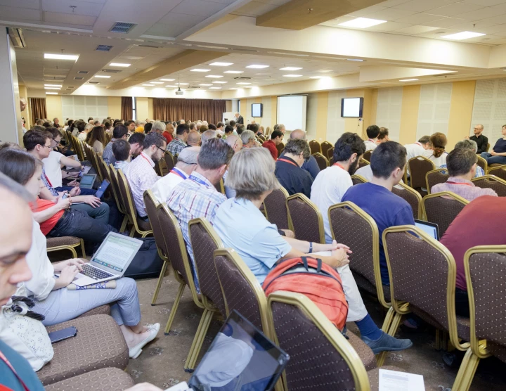 "25º taller anual internacional de Física Láser", Yereván. 10-16 de julio, 2016. Número de participantes: 400