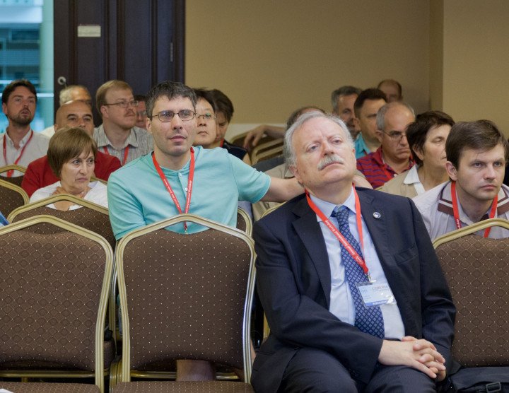 ”25º taller anual internacional de Física Láser”, Yereván. 10-16 de julio, 2016. Número de participantes: 400