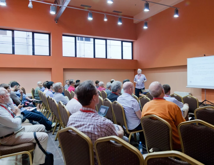 "25º taller anual internacional de Física Láser", Yereván. 10-16 de julio, 2016. Número de participantes: 400