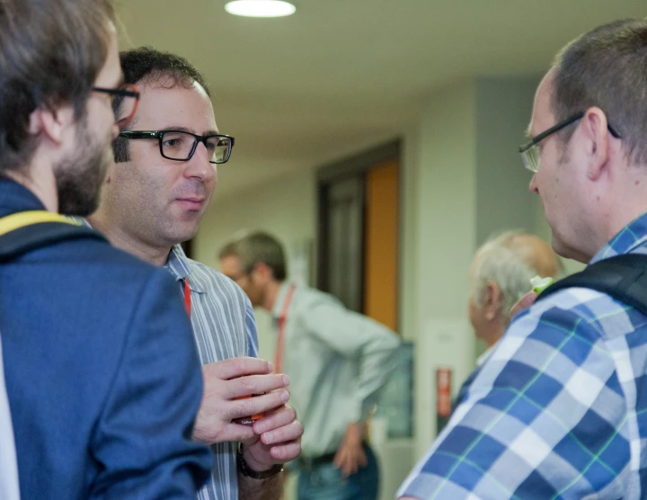 "25º taller anual internacional de Física Láser", Yereván. 10-16 de julio, 2016. Número de participantes: 400