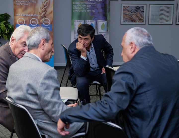 Solutions effectives pour les assurances d'agrobusiness de la part de la compagnie «Eurochimie», Erevan. 24-26 octobre, 2018. Nombre de participants: 70