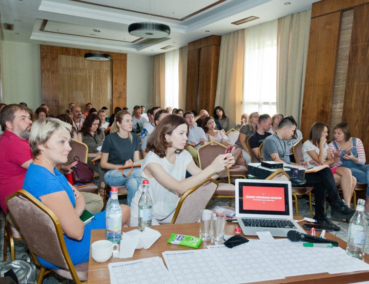 Conferenza dei concessionari Oasis – ”Cuore di melograno”, Yerevan. 13-18 settembre, 2018. Numero di partecipanti: 60
