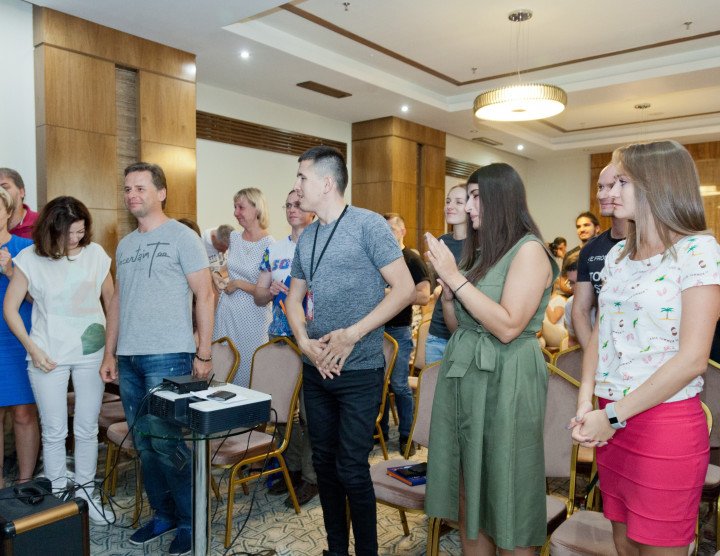 Conférence des dealers Oasis – «Cœur de la grenade», Erevan. 13-18 septembre, 2018. Nombre de participants: 60