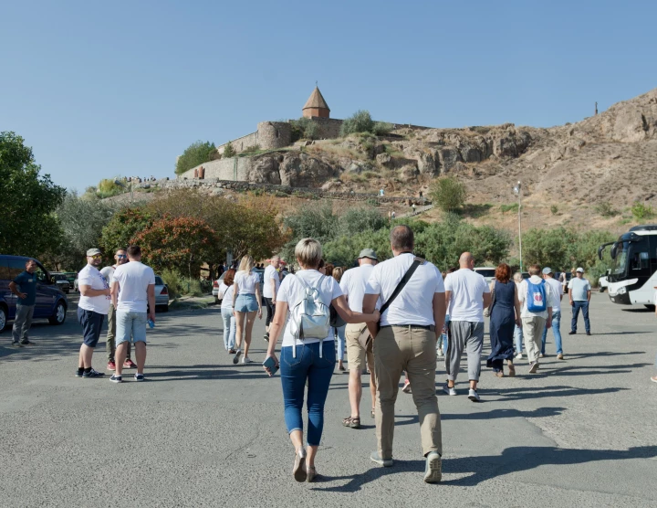 Oasis դիլերային համաժողով – «Նռնե սիրտ»: Երևան, սեպտեմբերի 13-18, 2018: Մասնակիցների թիվը՝ 60