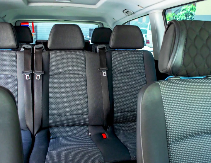 Minivan (7 passengers, 7 luggages), Air Conditioner, Audio System with USB