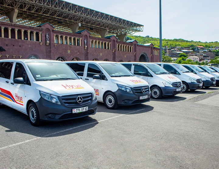 The transportation parade is open: all vehicles and drivers are on duty! Travel around Armenia with Hyur Service