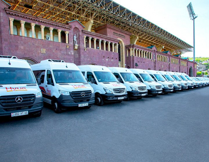 The transportation parade is open: all vehicles and drivers are on duty! Travel around Armenia with Hyur Service