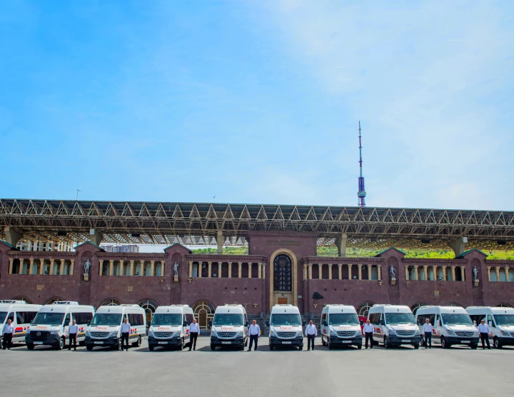 The transportation parade is open: all vehicles and drivers are on duty! Travel around Armenia with Hyur Service