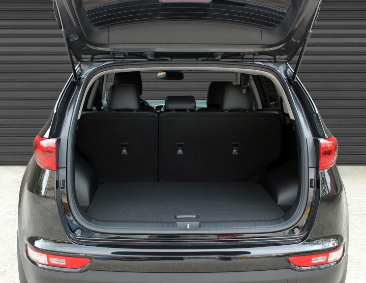 SUV (4 pers., 4 bagages), climatisation, système audio avec USB