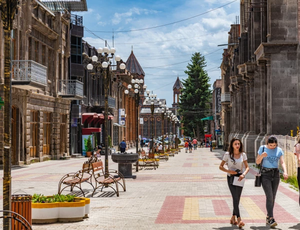 Gyumri (Urban life museum, Black Fortress, walking through the old streets), Harichavank