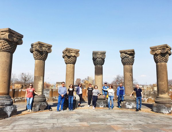 Visita panorámica por la ciudad Yereván, Echmiadzín (Hripsime, Gayane, Madre Catedral – desde afuera, Museo Tesoros de Echmiadzín), Zvartnots