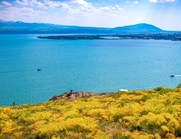 Tsaghkadzor (Kétcharis, Téléphérique), Lac Sévan (Sévanavank), dégustation de barbecue de la truite de Sévan