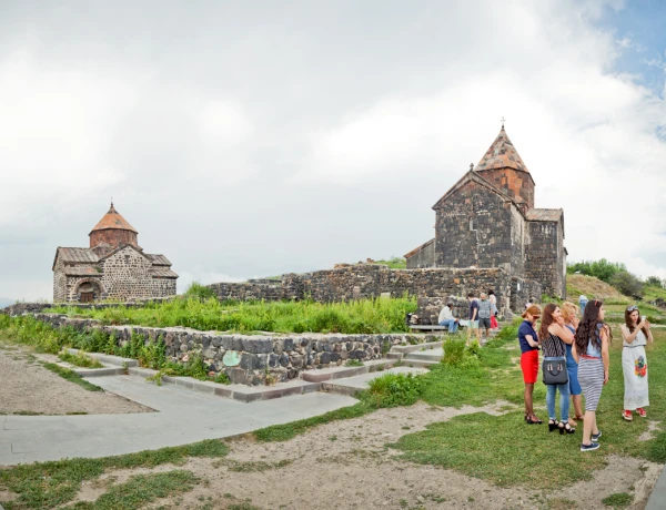 Tsaghkadzor (Kétcharis, Téléphérique), Lac Sévan (Sévanavank), dégustation de barbecue de la truite de Sévan